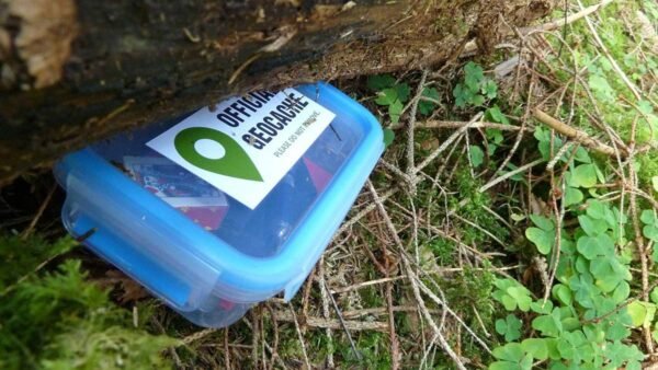 exemple de cachette geocaching boite trésor