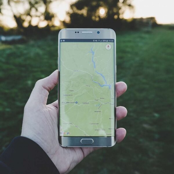 Smartphone application geocaching