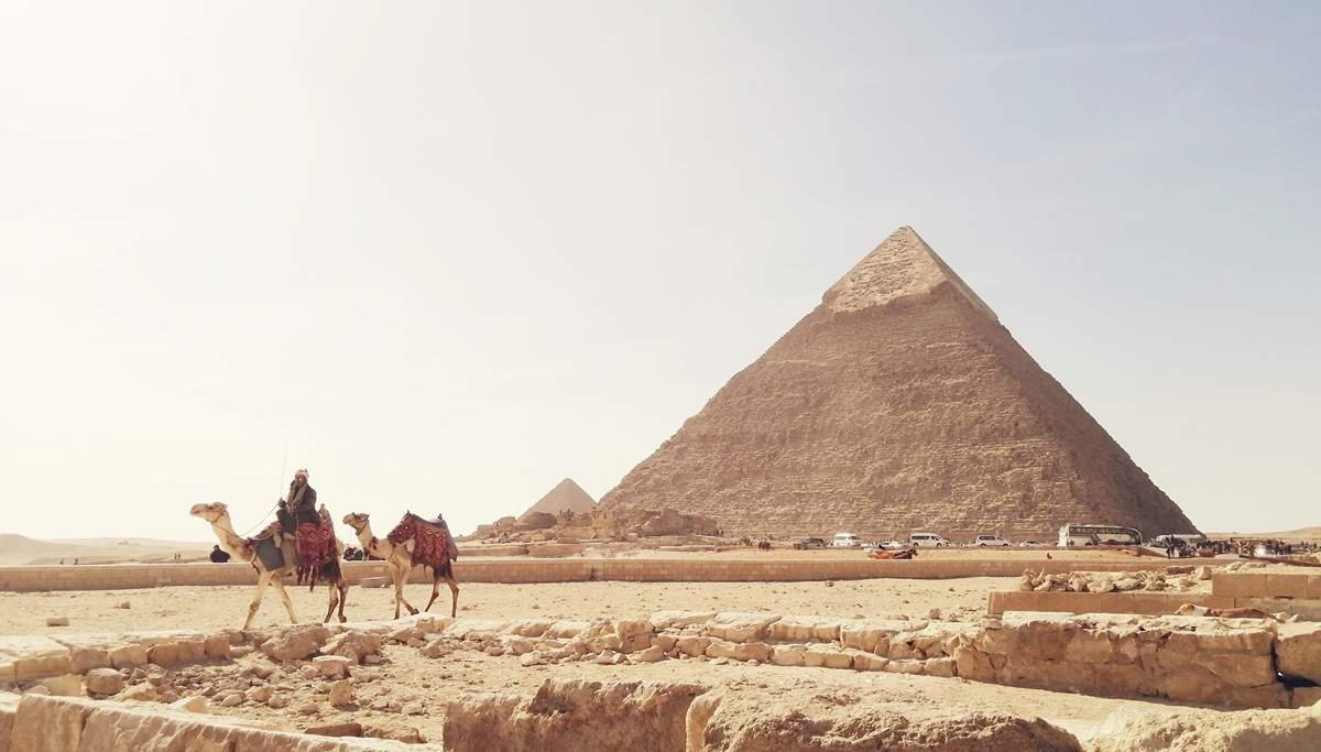 illustration croisière sur le nil - pyramide visite