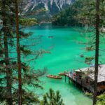 Location à la montagne en été : pourquoi choisir un hébergement avec piscine illustration vacances montagne